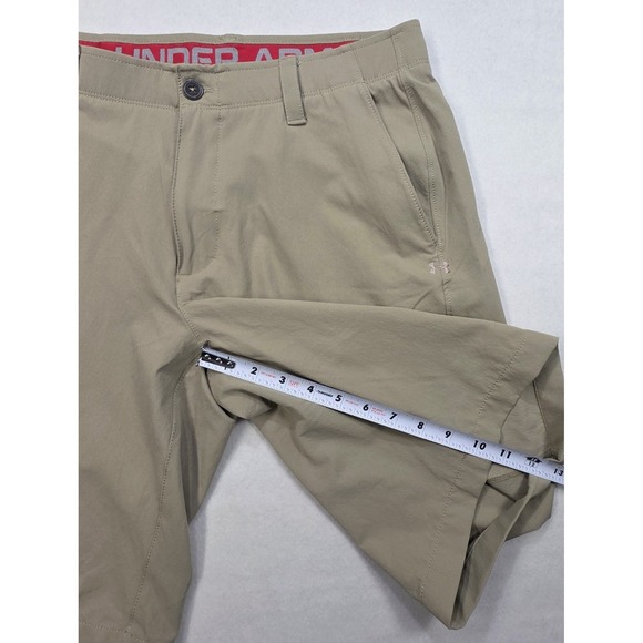 Under Armour Golf Shorts Mens 34 Beige Nylon Poly Stretch Chino LIMITED USE - Picture 3 of 7